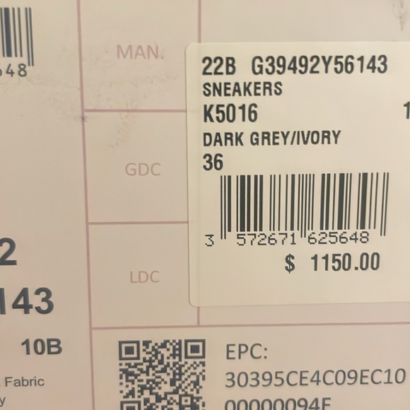 CHANEL SNEAKERS, Size 6, Never worn - Picture 10 of 11